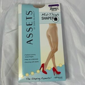 ASSETS by Spanx Nude Mid-Thigh Shaper, Size 5, NWT